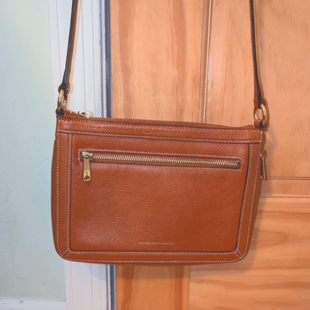 Ralph Lauren Brown leather purse in great condition.